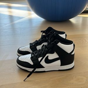 Women’s 9 White Black Nike Air Jordans Brand New